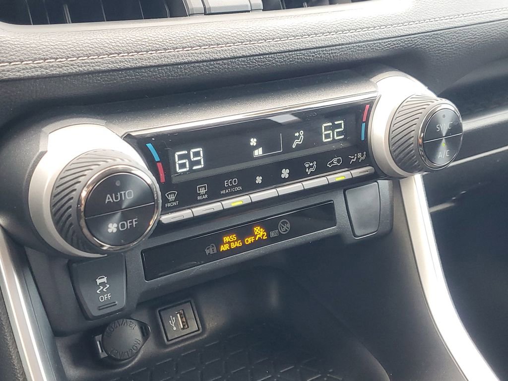 Used 2023 Toyota RAV4 LE image 27