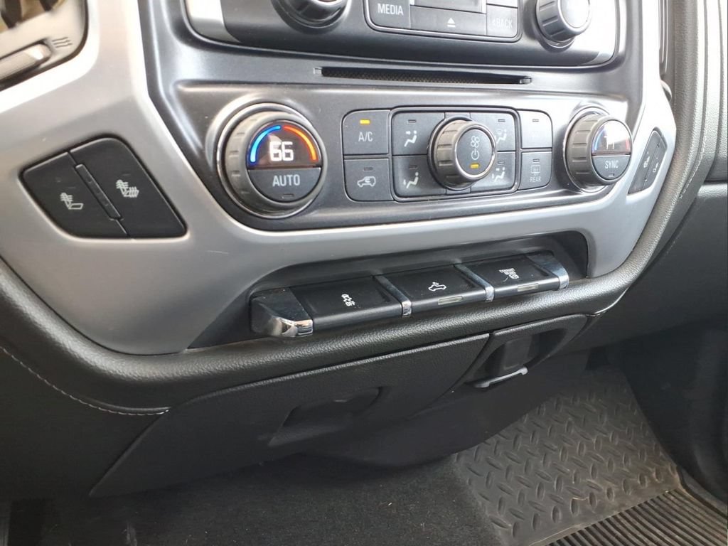 Used 2016 GMC Sierra 3500 SLE w/ SLE Preferred Package AWD/4WD image 21