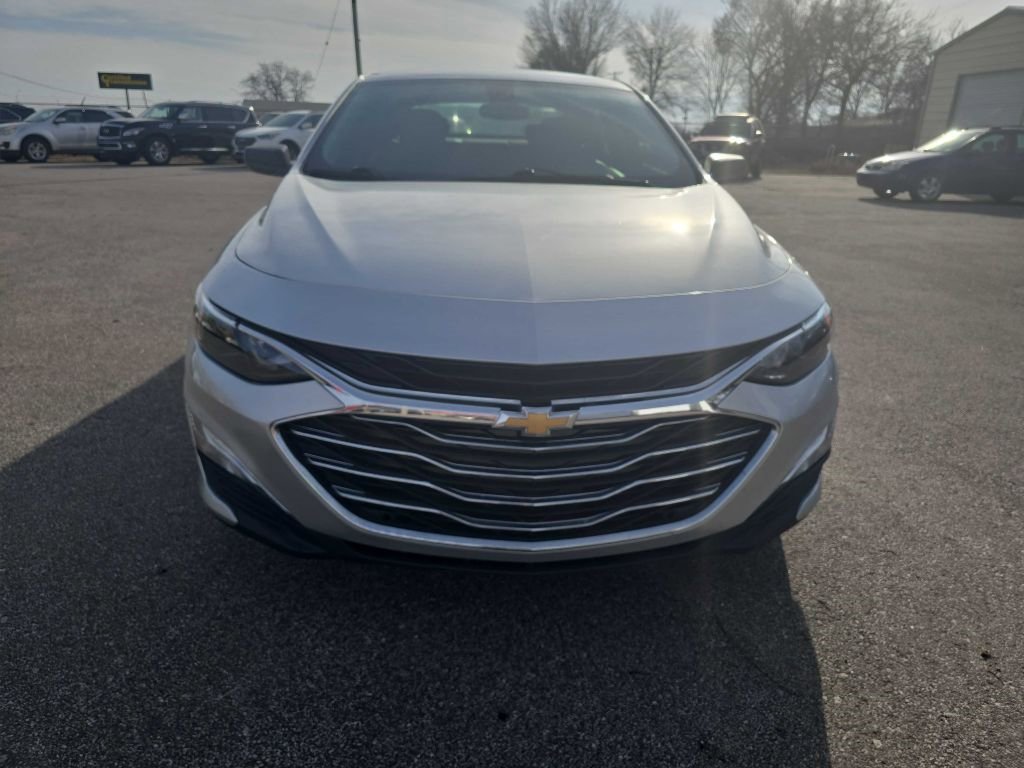 Used 2021 Chevrolet Malibu LS image 2