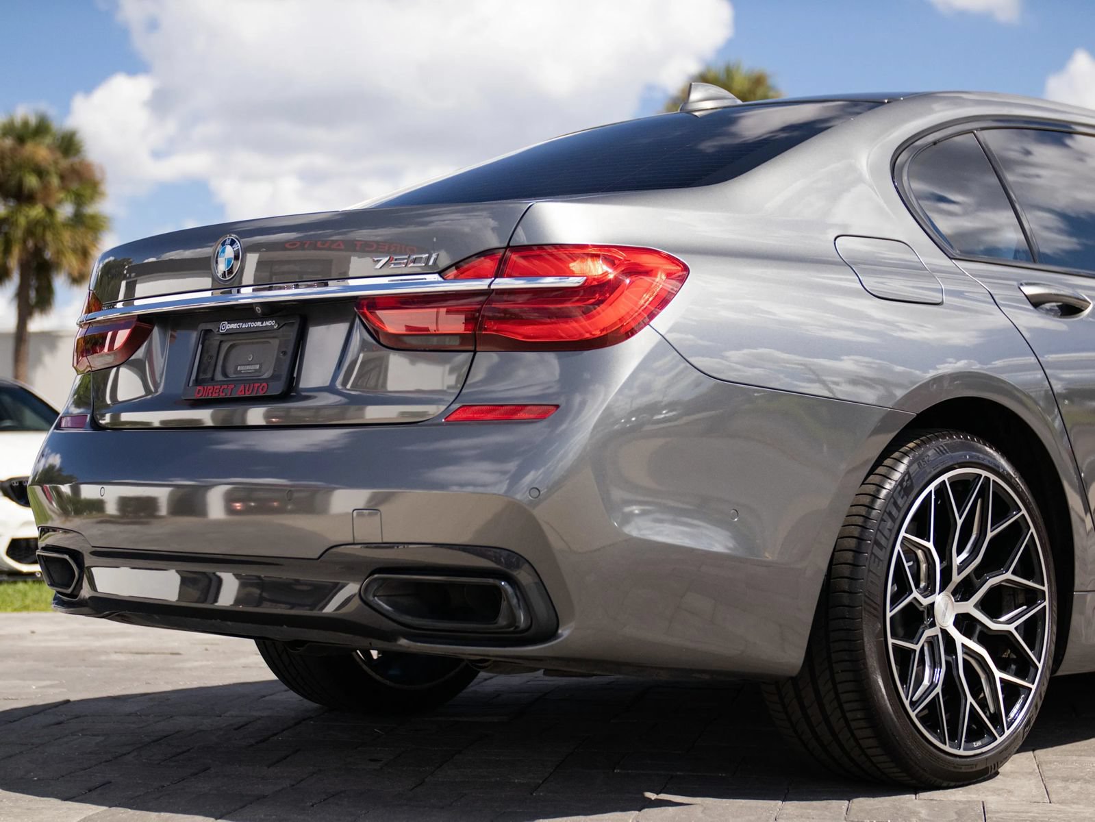 Used 2019 BMW 750i w/ M Sport Package RWD image 13