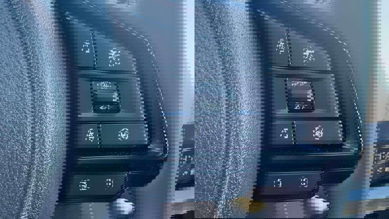 Certified 2025 Subaru Forester Premium w/ Protection Package (1PH) image 16