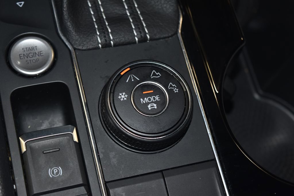 Used 2023 Volkswagen Atlas Cross Sport SE w/ Panoramic Sunroof Package image 18