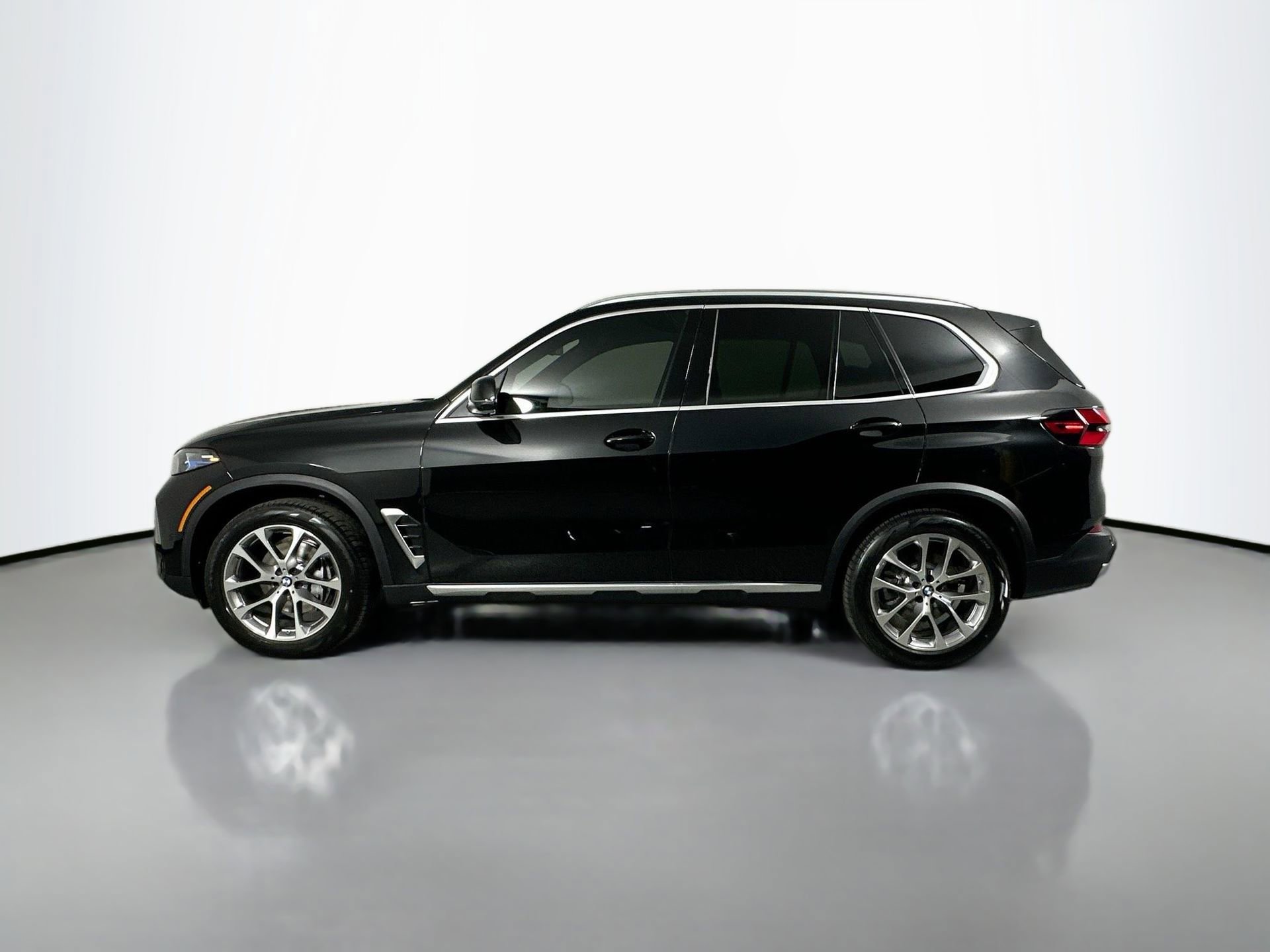 New 2026 BMW X5 sDrive40i image 8