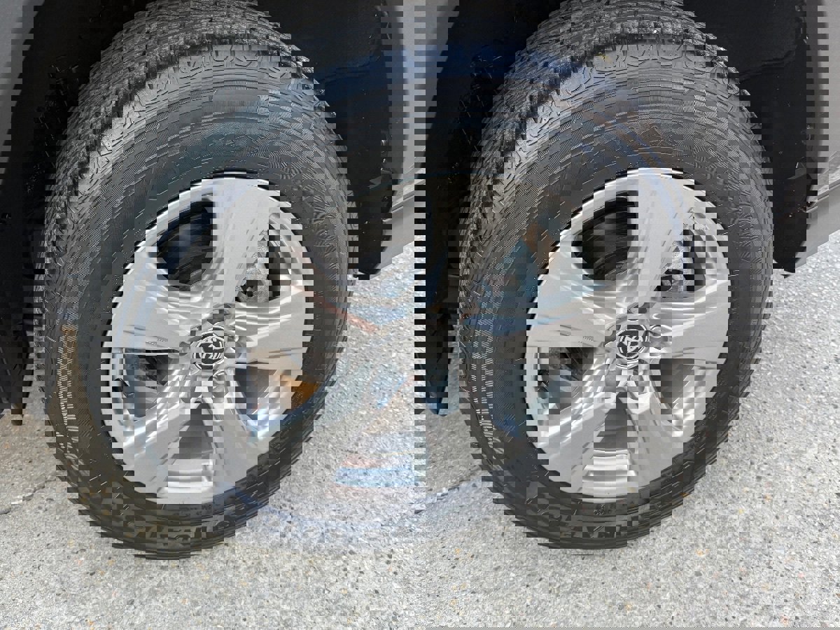 Used 2022 Toyota RAV4 XLE image 10