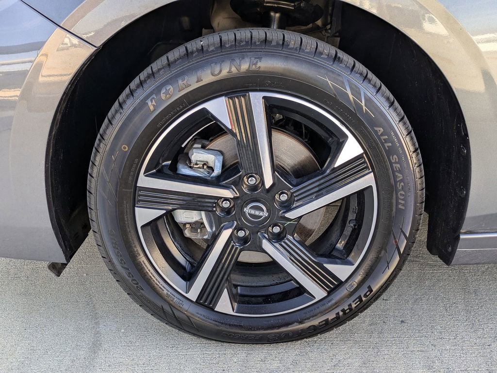 Used 2024 Nissan Sentra SV image 31