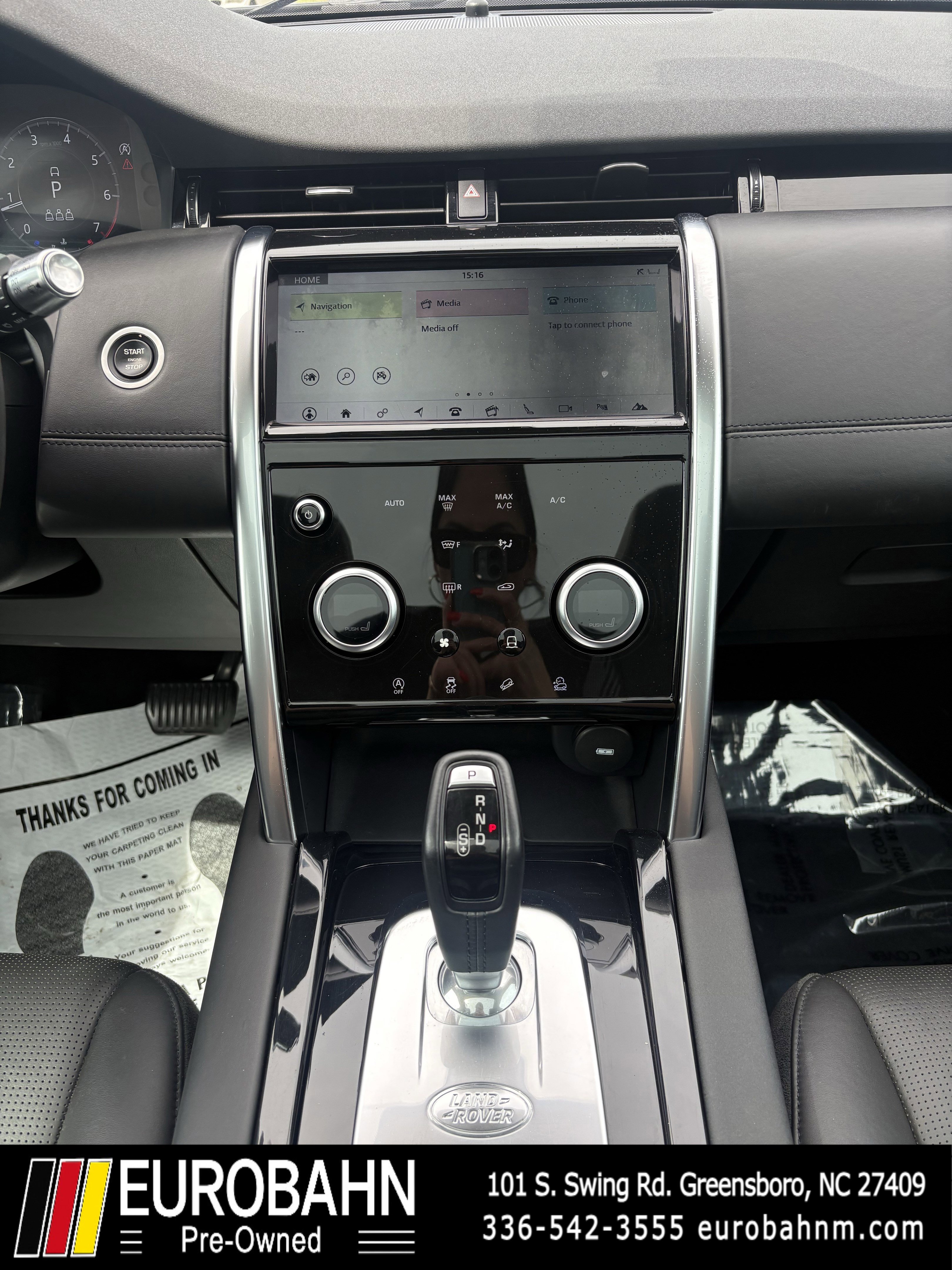 Used 2020 Land Rover Discovery Sport SE image 20