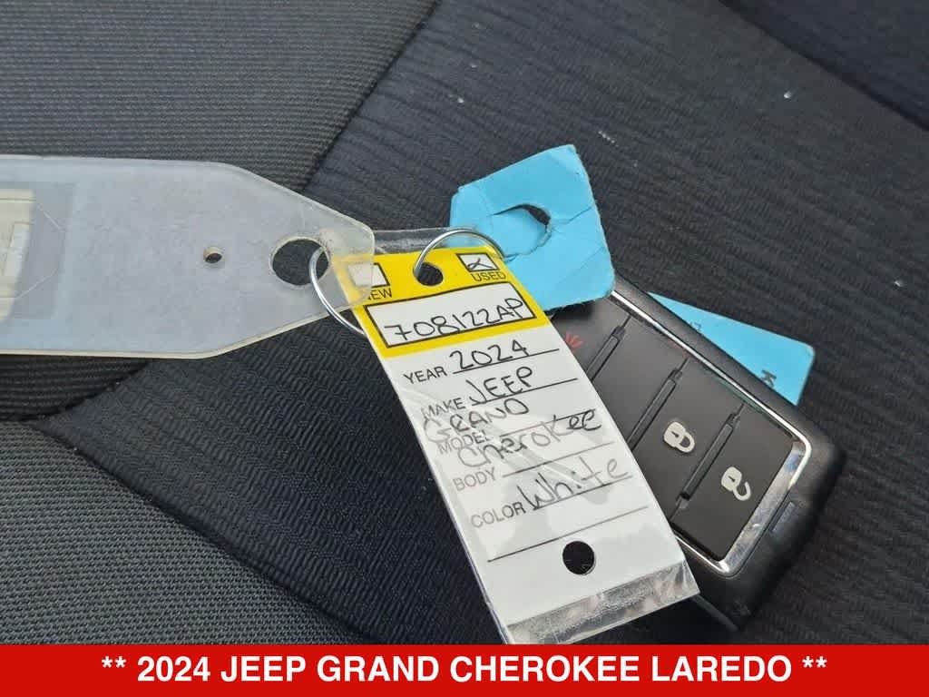 Used 2024 Jeep Grand Cherokee Laredo RWD image 30