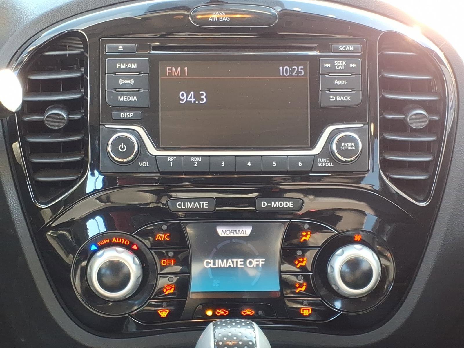 Used 2015 Nissan Juke SV FWD image 6