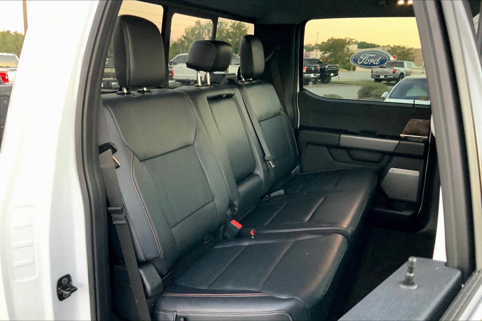 Used 2024 Ford F250 Lariat w/ Lariat Ultimate Package image 18