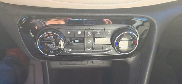 Used 2021 Buick Encore GX Select w/ Advanced Technology Package AWD/4WD image 22