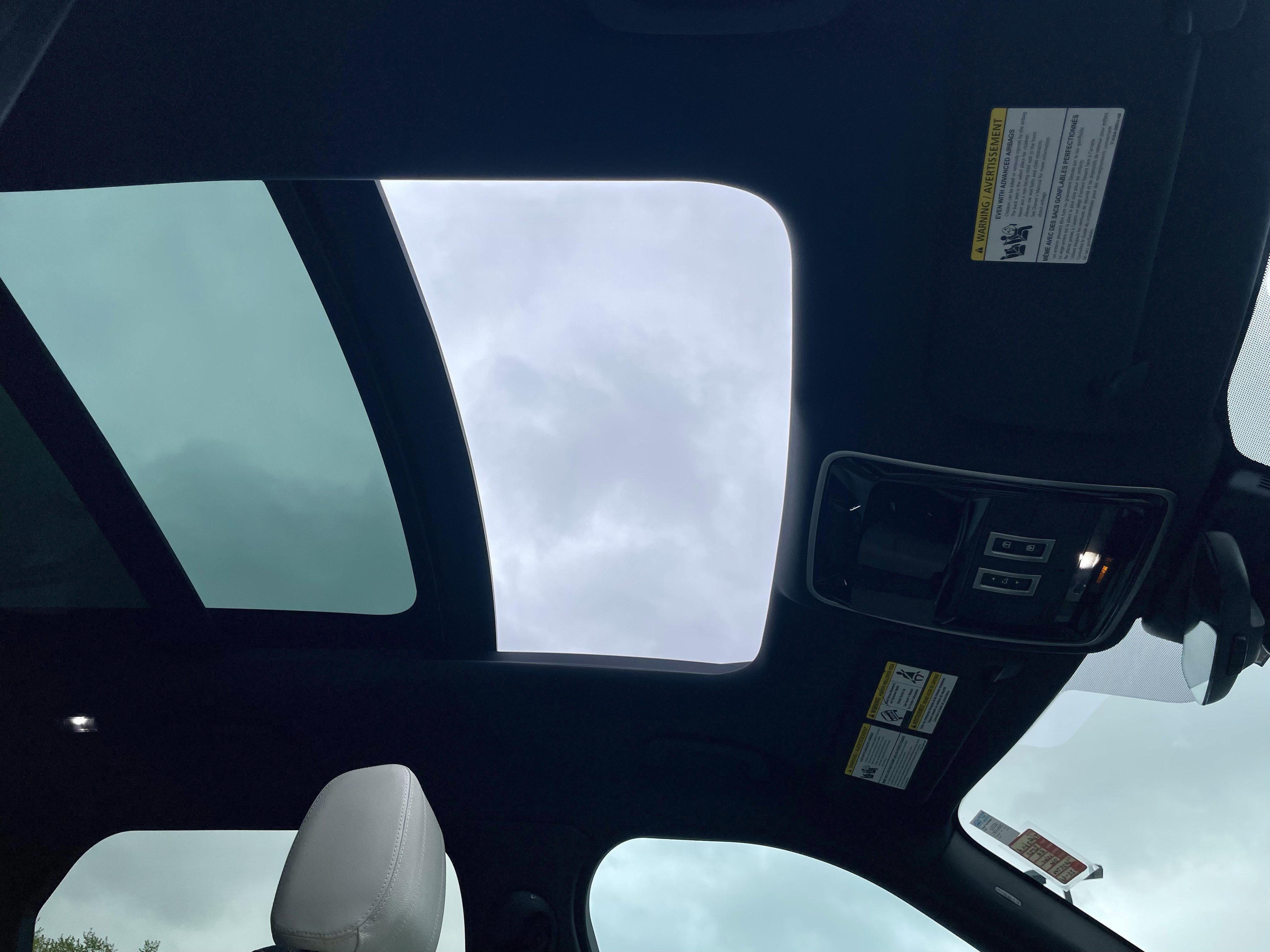 Used 2020 Land Rover Range Rover Velar S AWD/4WD image 17