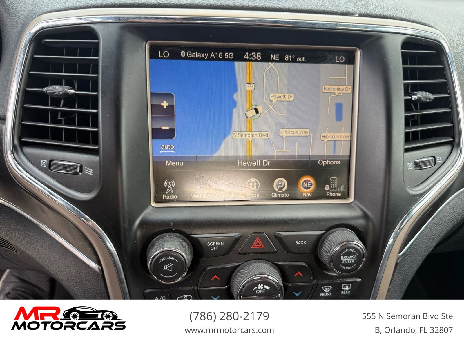 Used 2015 Jeep Grand Cherokee Limited RWD image 12