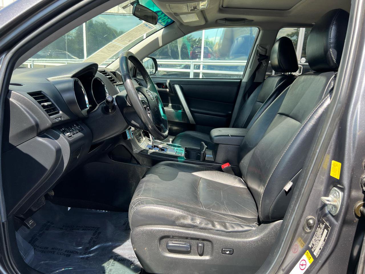 Used 2011 Toyota Highlander SE w/ Tow Pkg AWD/4WD image 11