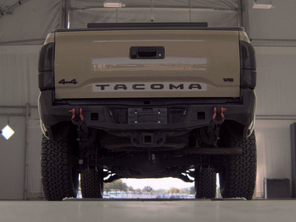 Used 2019 Toyota Tacoma SR5 AWD/4WD image 7