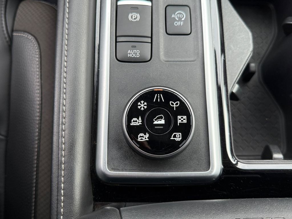 Used 2022 Nissan Pathfinder SL w/ SL Black Package image 18