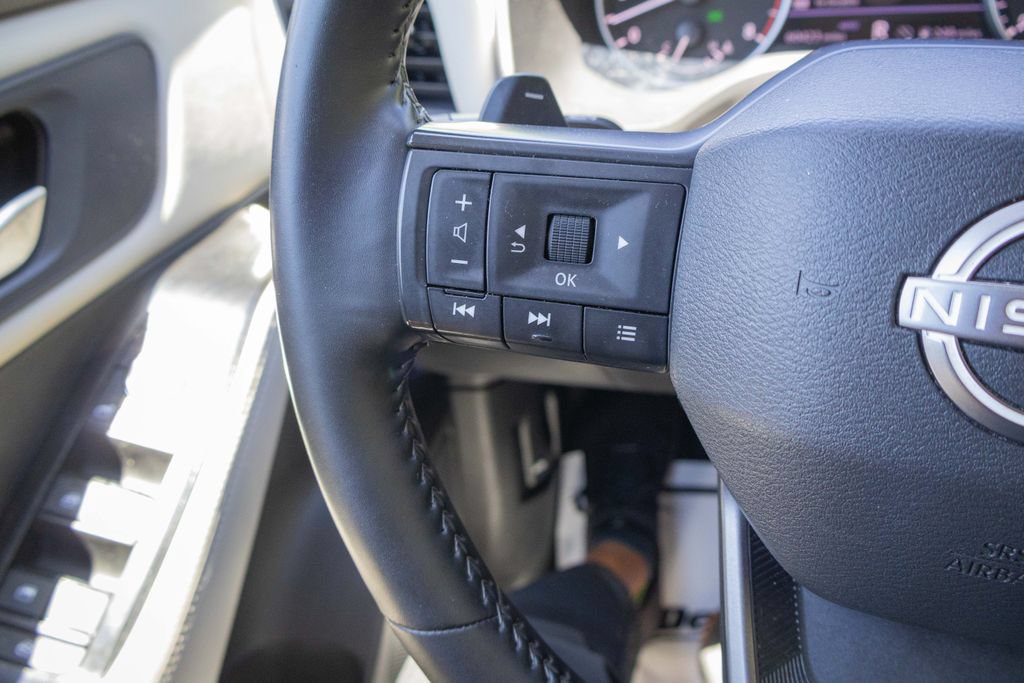 Used 2025 Nissan Rogue SV AWD/4WD image 21