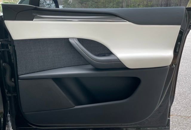 Used 2022 Tesla Model X Plaid image 26