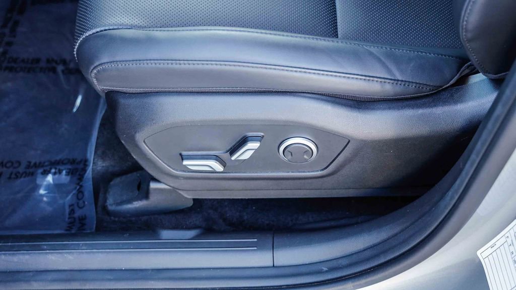 Used 2025 Hyundai Santa Fe SEL image 26