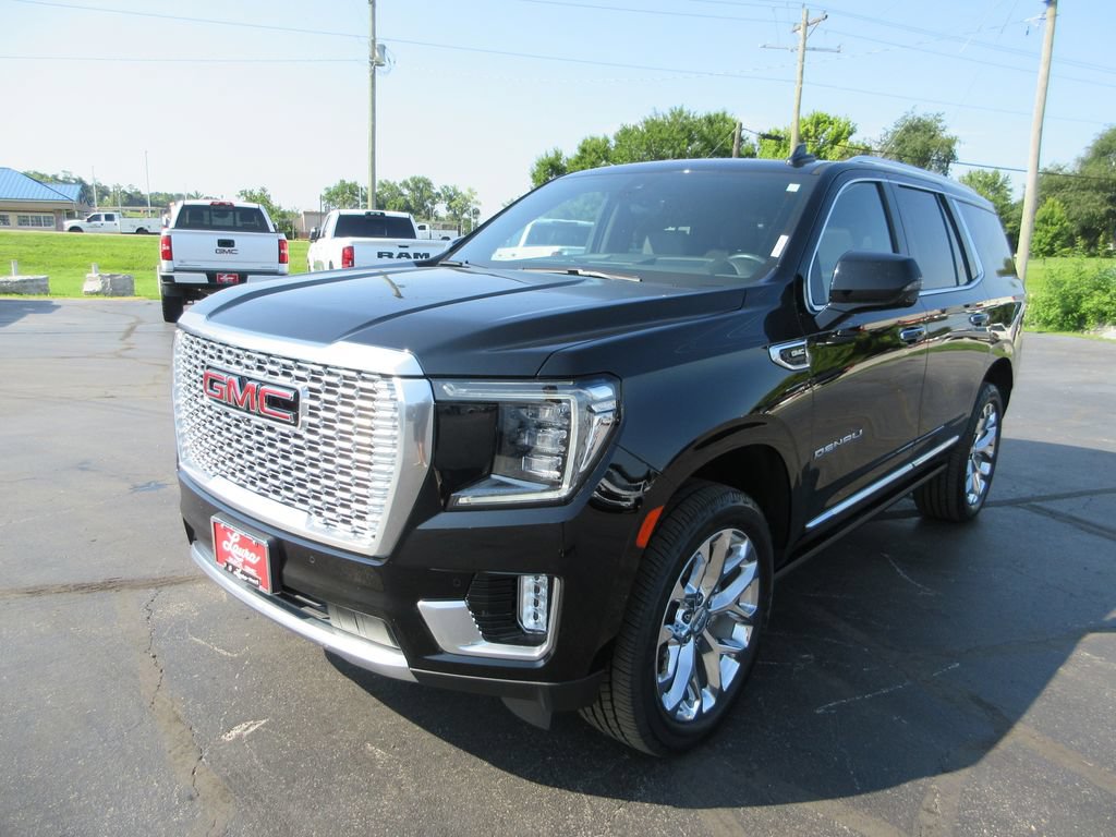Certified 2022 GMC Yukon Denali w/ Denali Premium Package AWD/4WD image 12