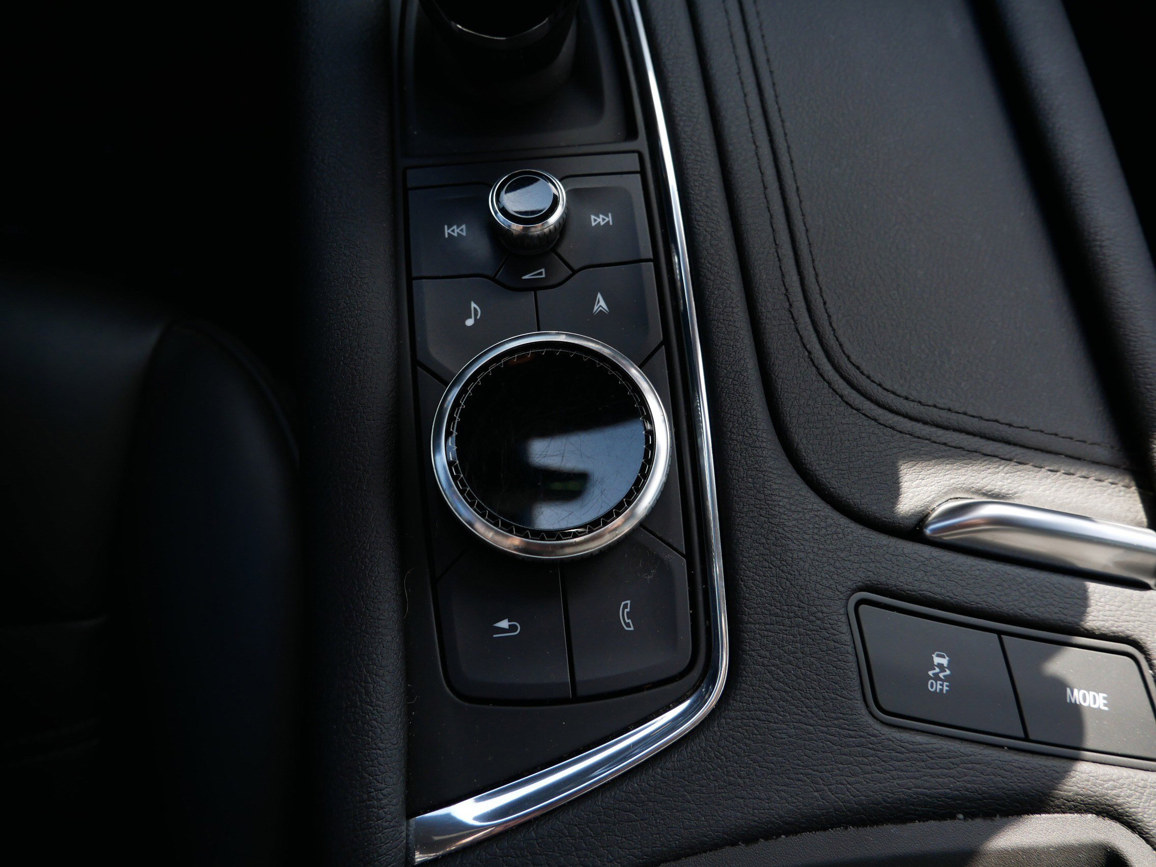 Certified 2023 Cadillac XT5 Sportv w/ Platinum Package image 30