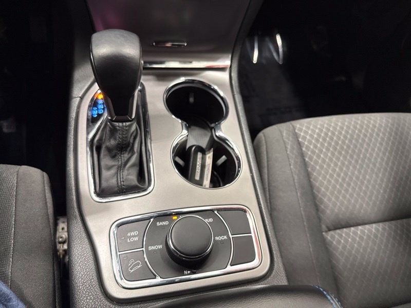 Used 2019 Jeep Grand Cherokee Laredo AWD/4WD image 33