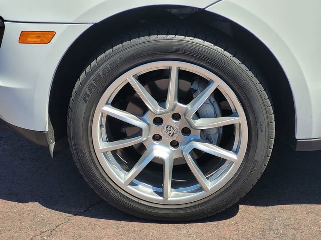 Used 2018 Porsche Macan AWD/4WD image 11