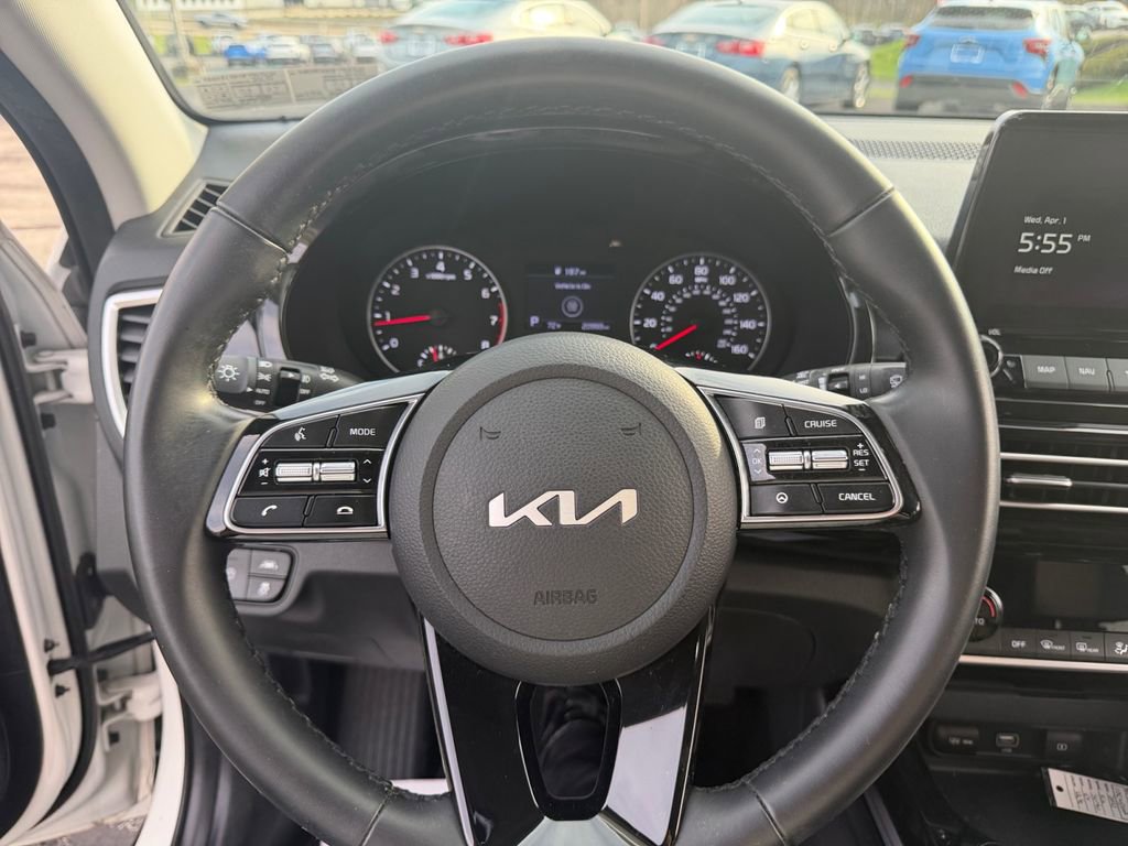 Used 2023 Kia Seltos EX image 15