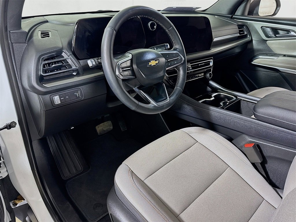 Certified 2025 Chevrolet Traverse LT image 7