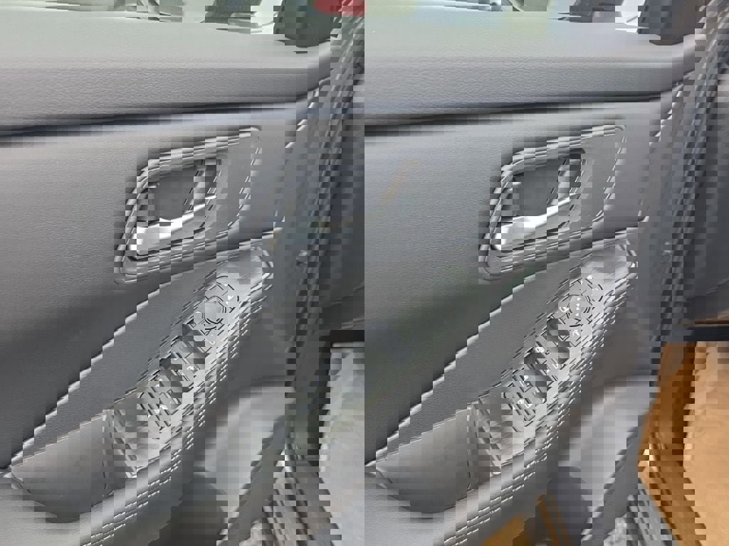 New 2025 Nissan Rogue SV image 16