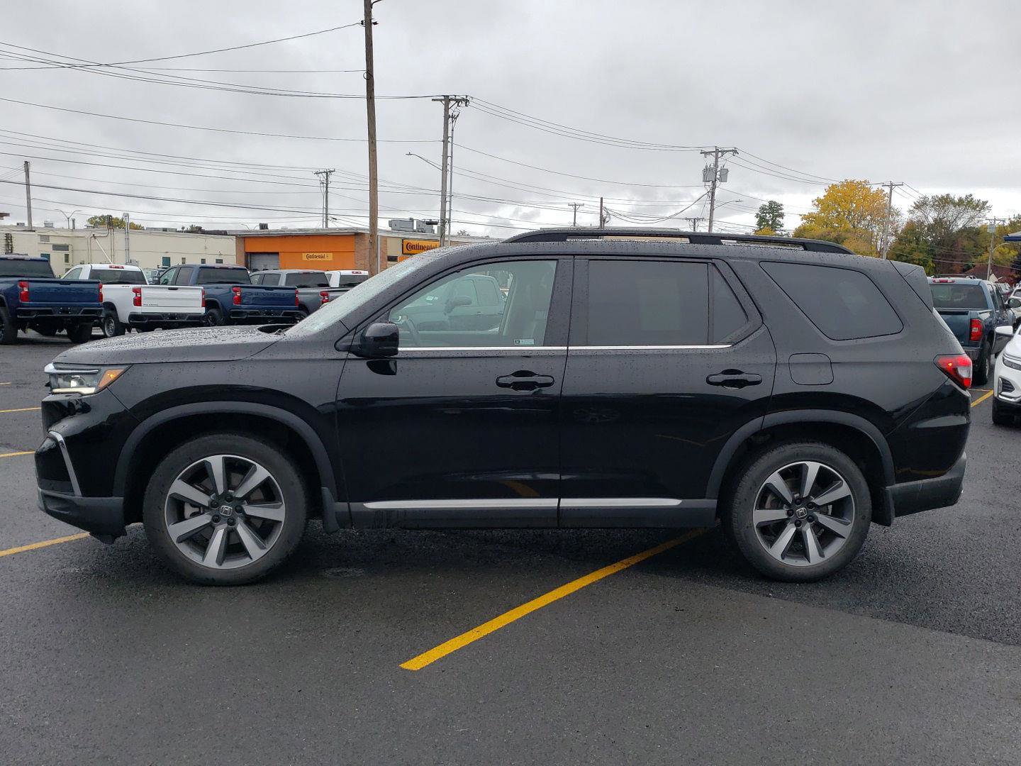 Used 2023 Honda Pilot Elite image 2