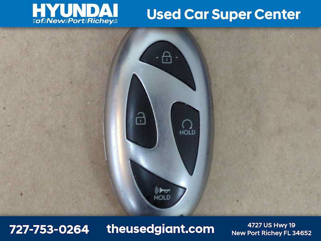 Used 2025 Hyundai Santa Fe SE FWD image 32