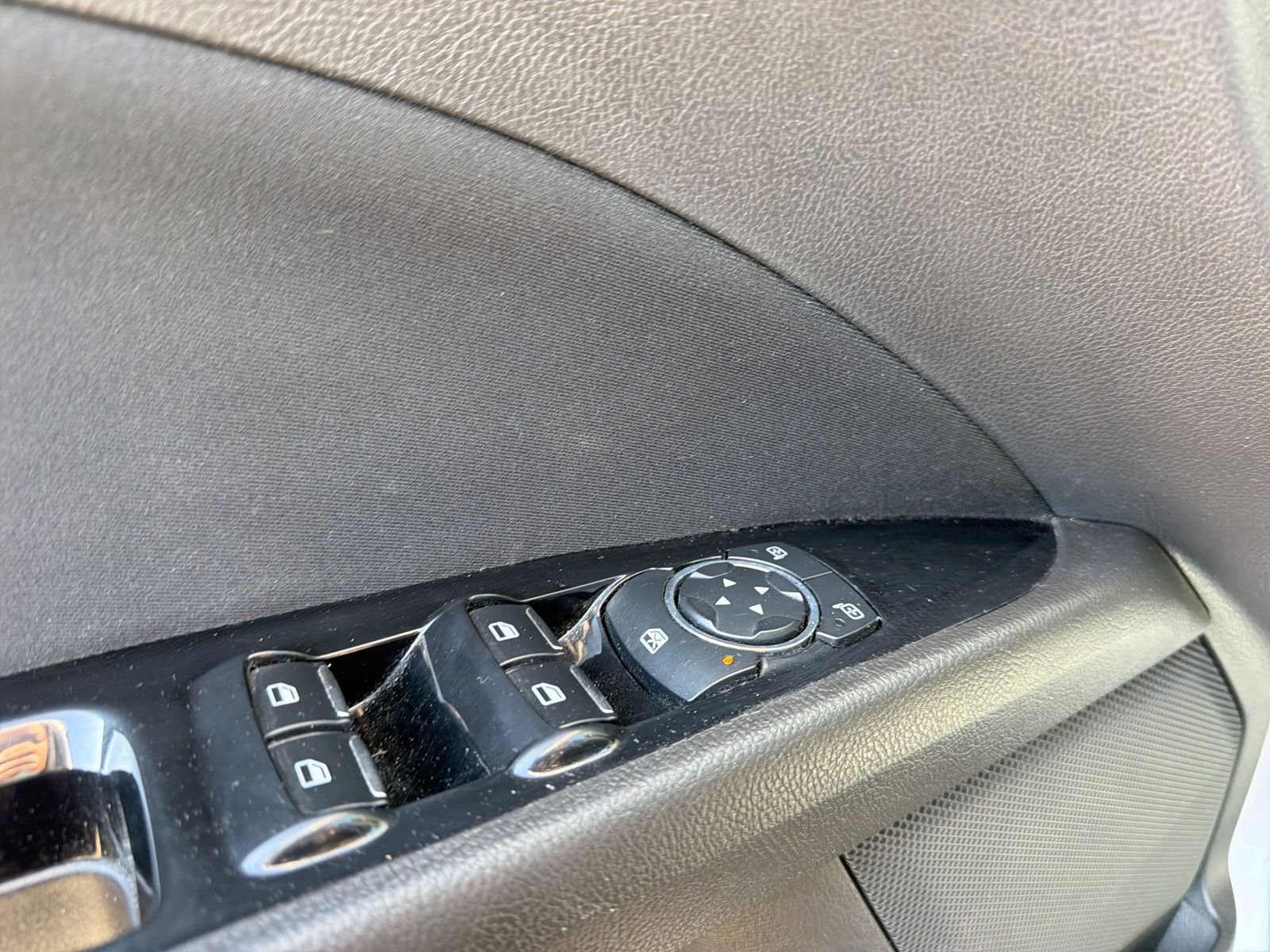 Used 2016 Ford Fusion SE FWD image 18