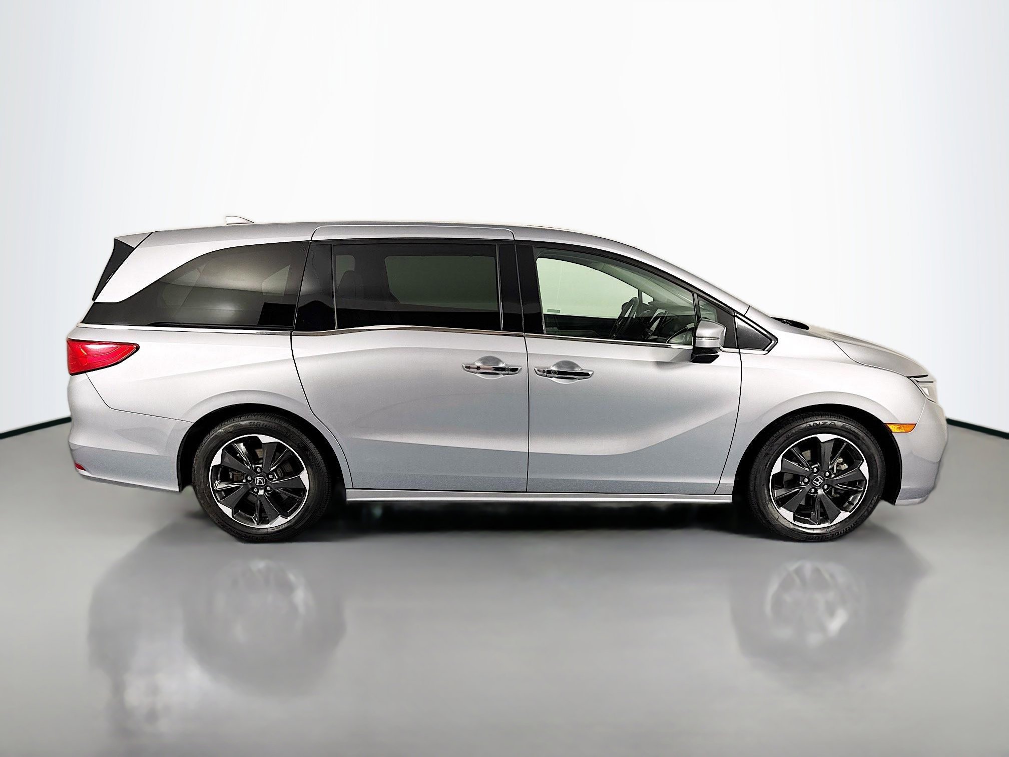 Certified 2023 Honda Odyssey Elite image 4