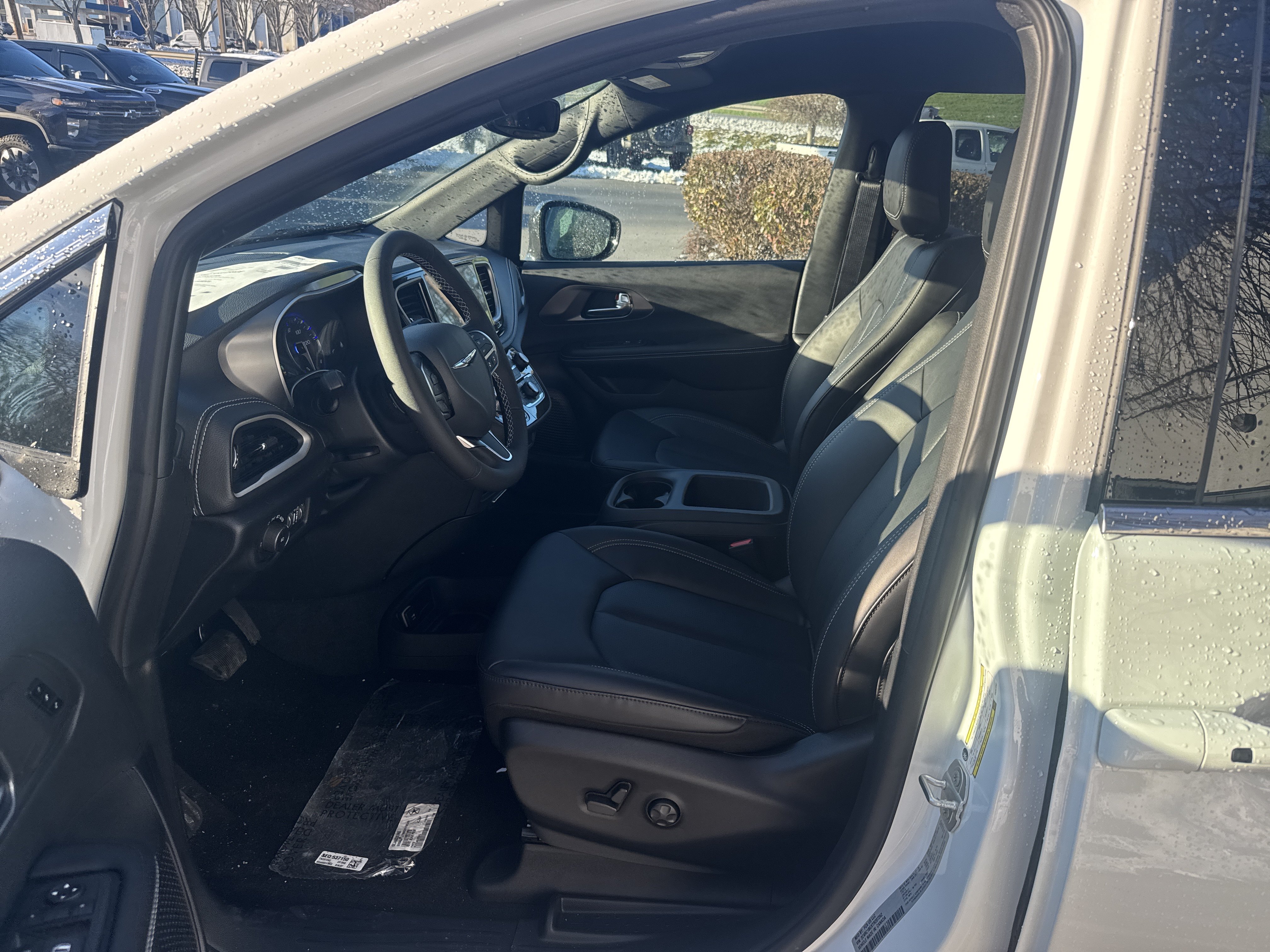 New 2026 Chrysler Pacifica Select FWD image 12