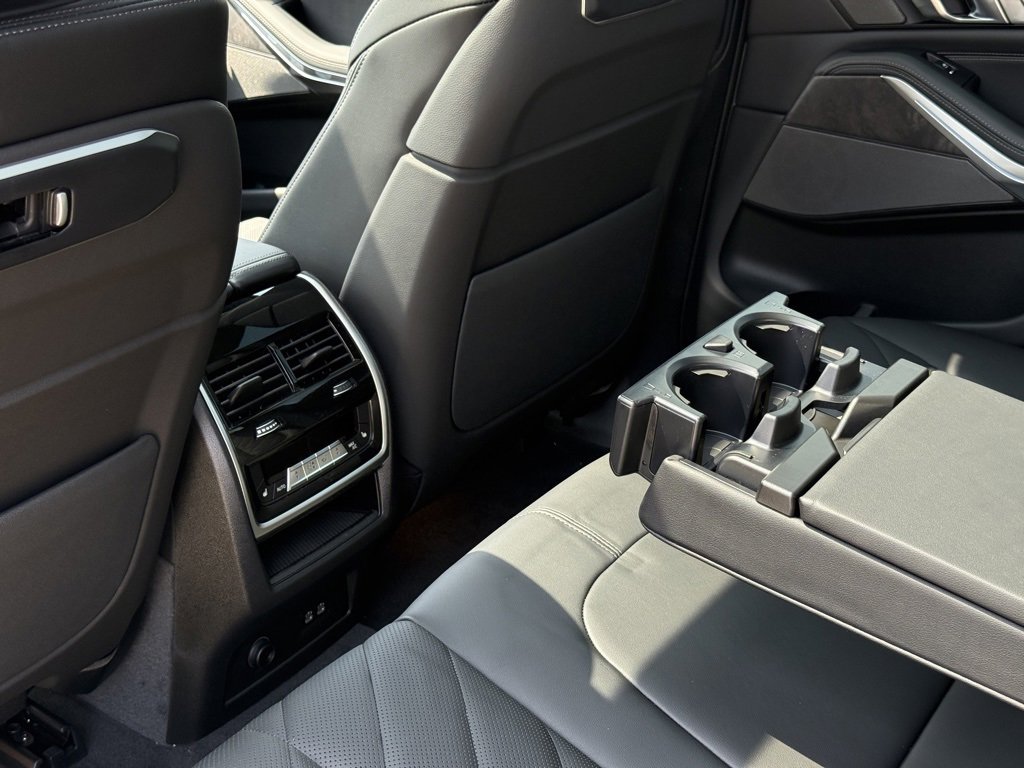 Used 2026 BMW X5 xDrive50e w/ Climate Comfort Package image 21