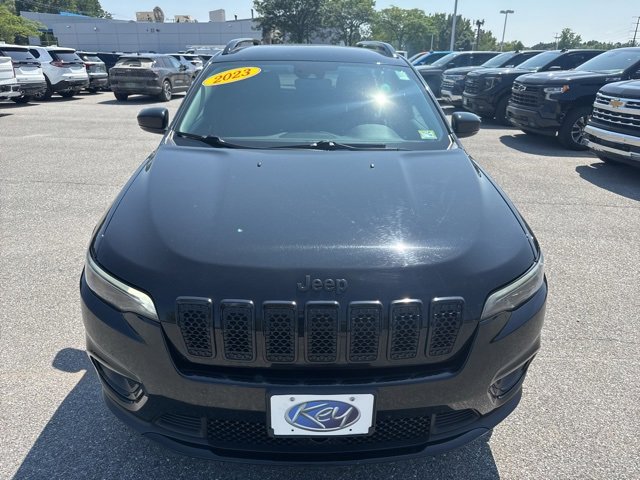 Used 2023 Jeep Cherokee Altitude Lux image 2