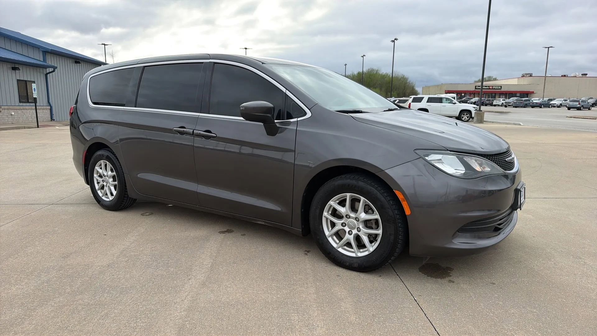 Used 2017 Chrysler Pacifica Touring image 26
