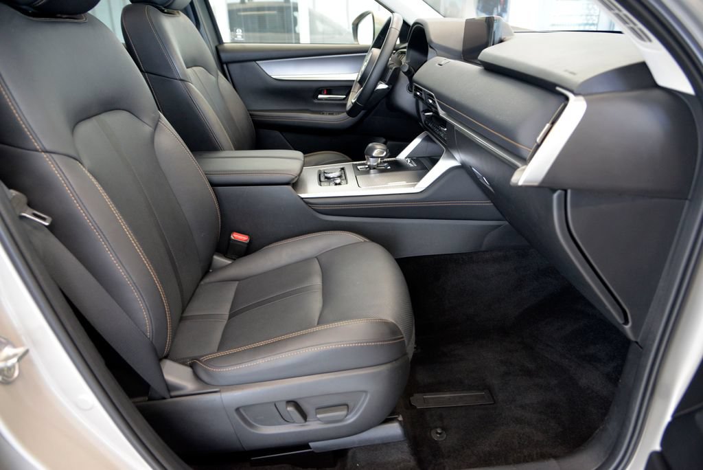 Used 2024 MAZDA CX-90 3.3 Turbo w/ Preferred Package AWD/4WD image 31