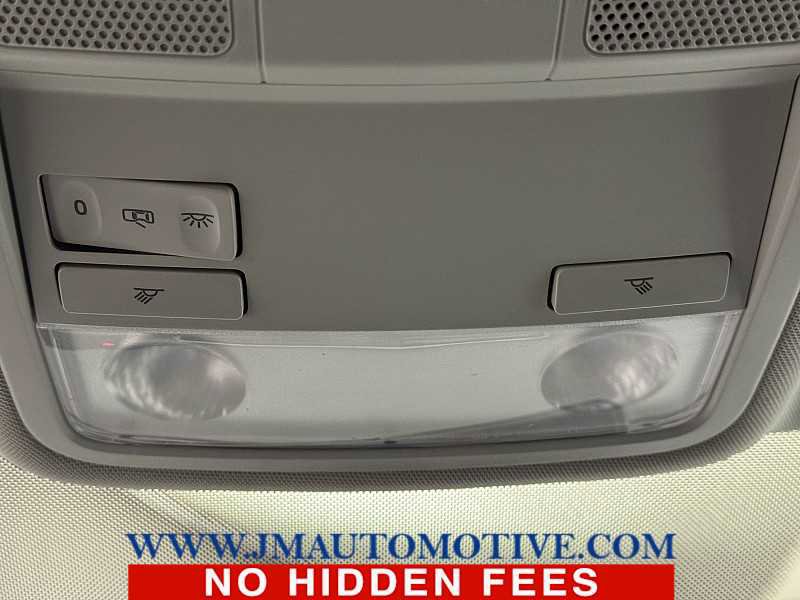 Used 2017 Volkswagen Passat 1.8T R-Line w/ R-Line Lighting Package image 34