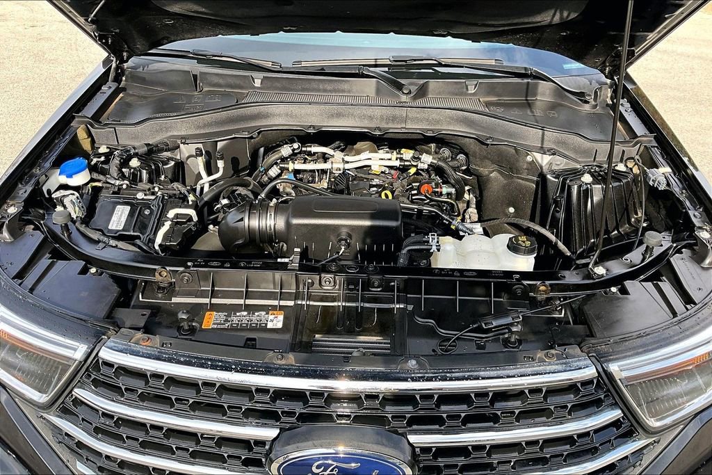 Used 2022 Ford Explorer XLT image 11
