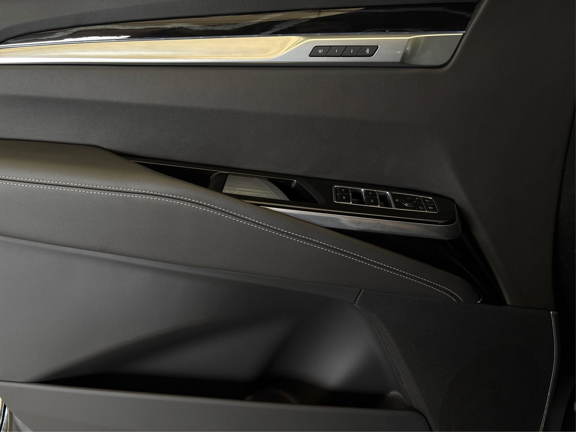 Certified 2026 Cadillac Escalade ESV Sport w/ LPO, ONYX Package image 21