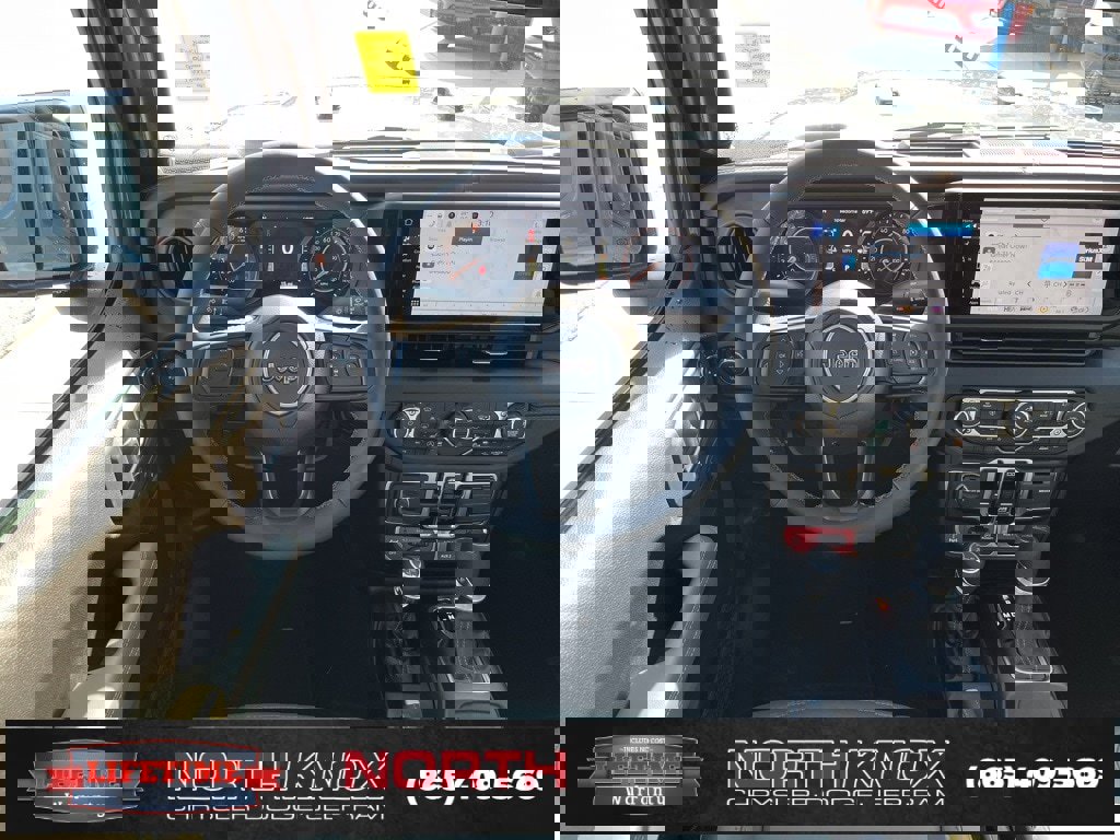 New 2025 Jeep Gladiator Mojave image 12