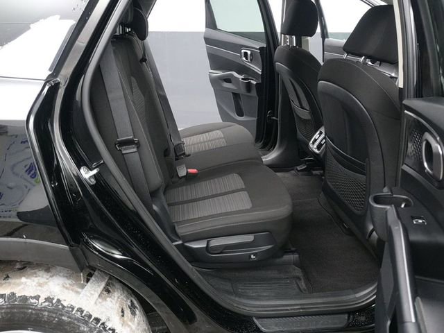 Used 2023 Kia Sorento LX image 11