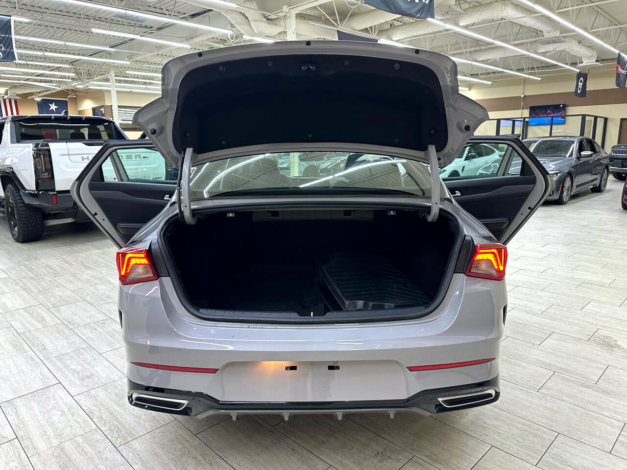 Used 2024 Kia K5 GT-Line w/ GT-Line Premium Package image 11