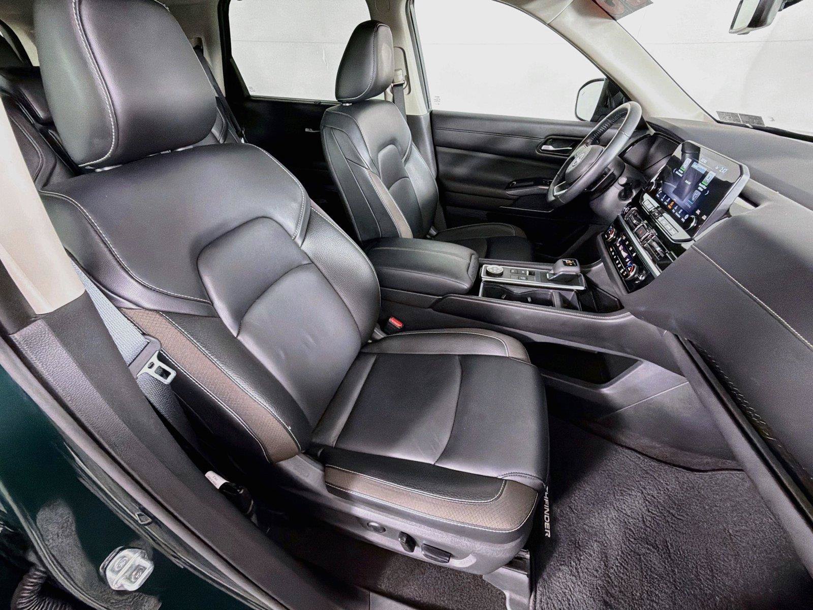 Used 2023 Nissan Pathfinder SL AWD/4WD image 31