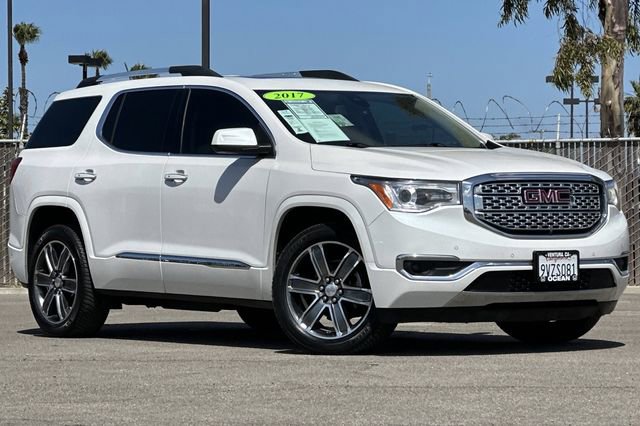 Used 2017 GMC Acadia Denali w/ Technology Package AWD/4WD image 2