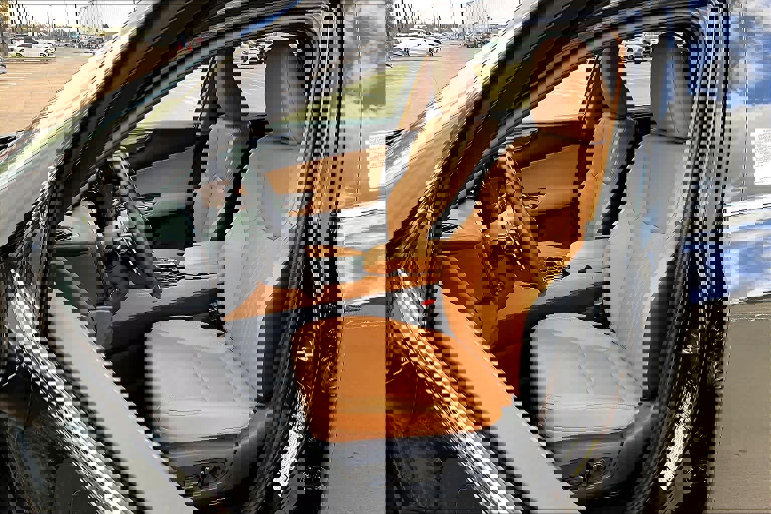 Used 2025 Lexus NX 250 FWD w/ Towing Package (2000 Lbs) image 8