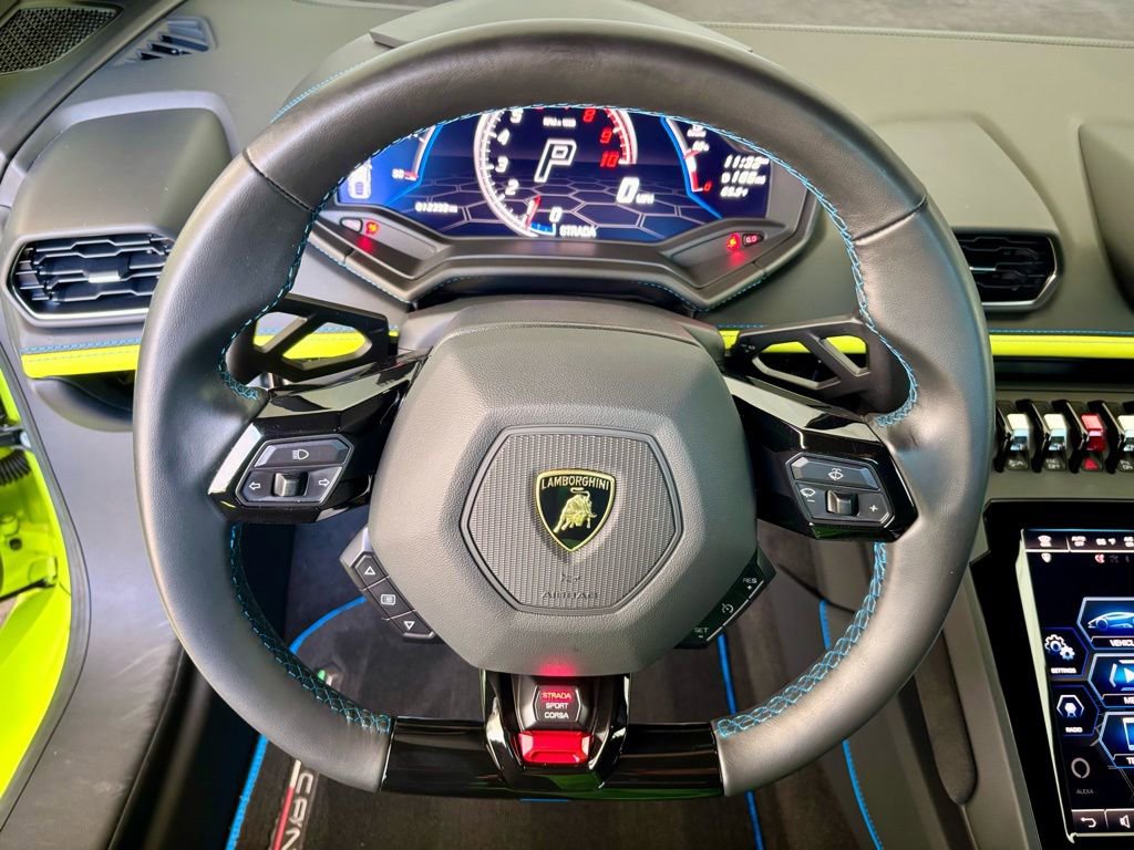 Used 2022 Lamborghini Huracan EVO image 13