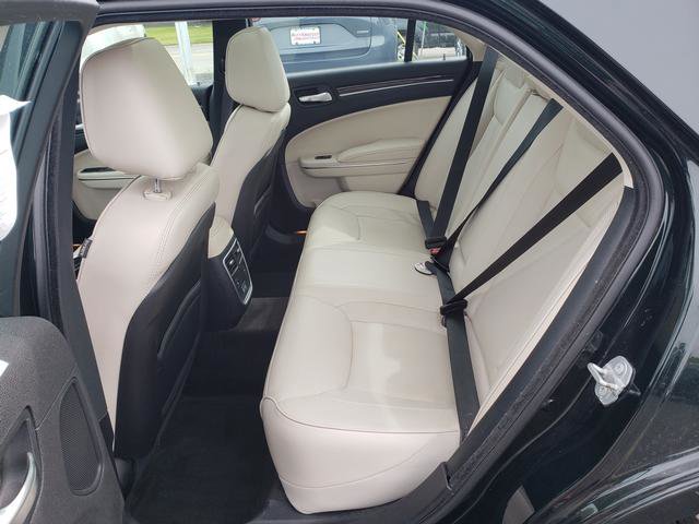 Used 2016 Chrysler 300 C w/ Harman/Kardon Audio Group image 11