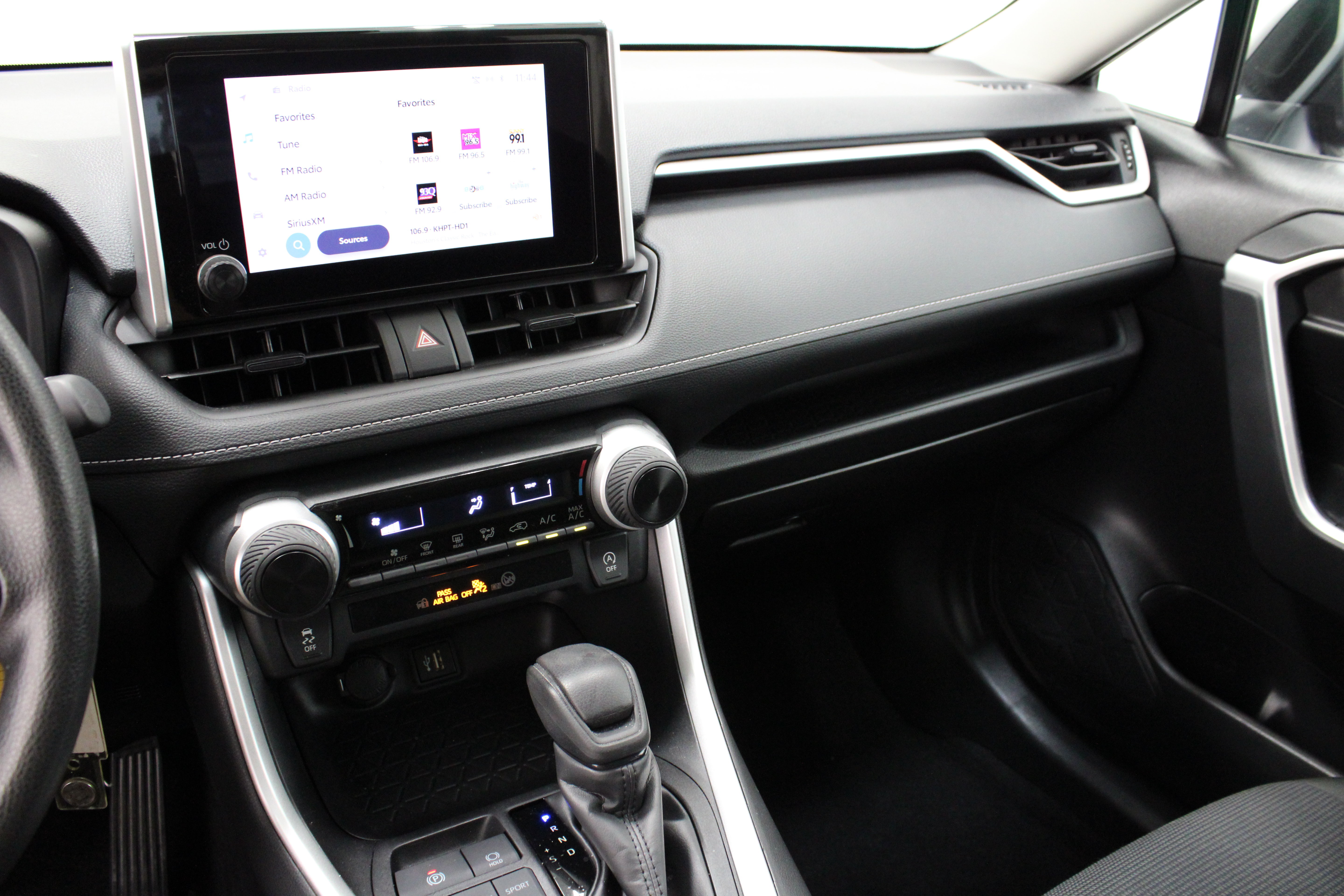 Certified 2024 Toyota RAV4 LE FWD image 15